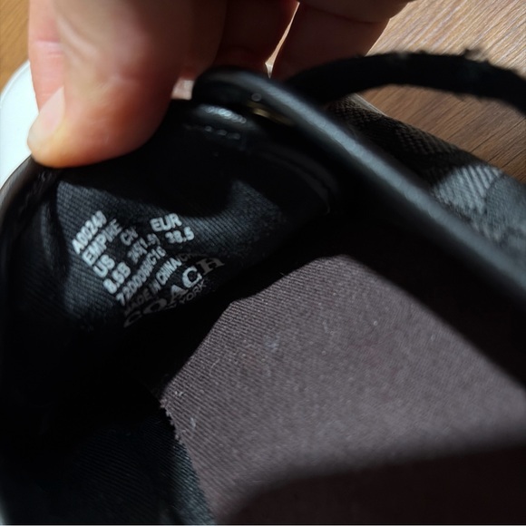 Coach Women's Empire Sneaker Shoe Size 8.5 Black Signature Print Casual Low Top - Picture 5 of 7